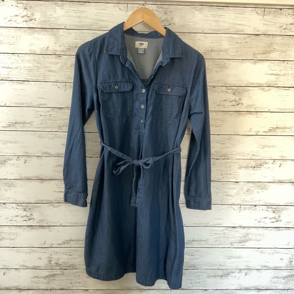 Blue Denim Shirt Dress, lightweight denim/chambray fabric, cute shirttail hem. S